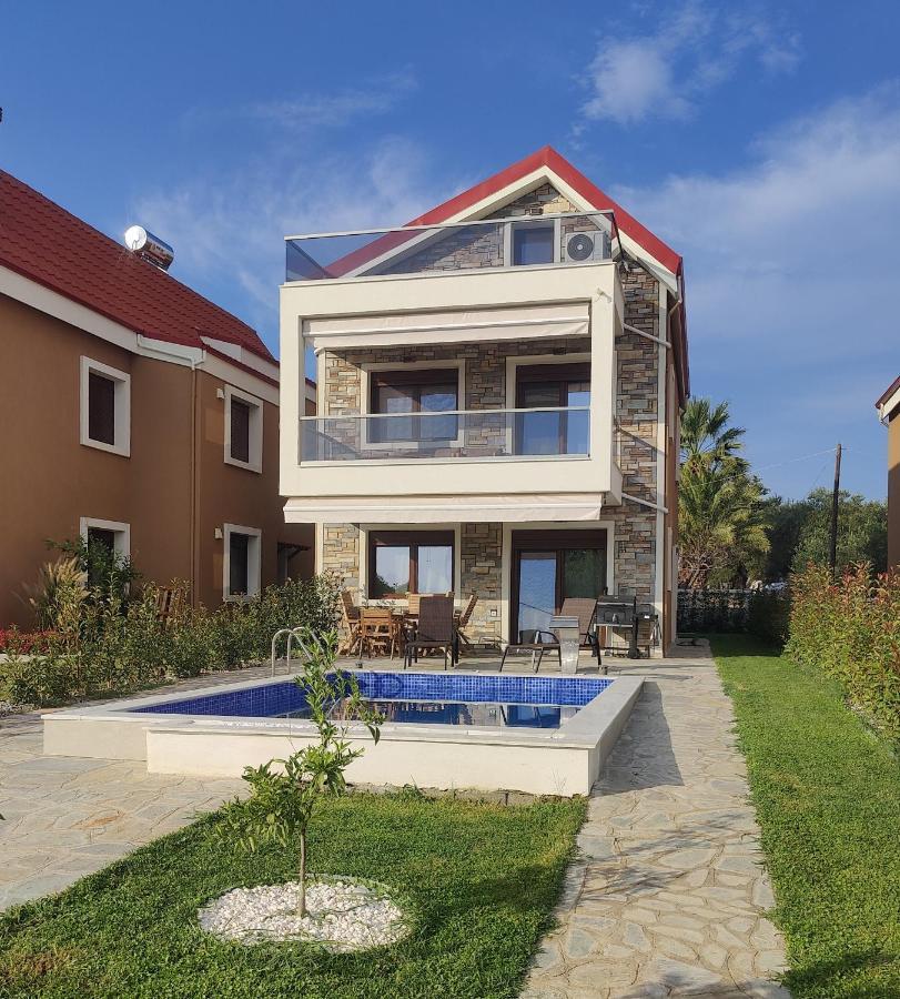 Villa Cassiopeia Nikiti  Exterior photo